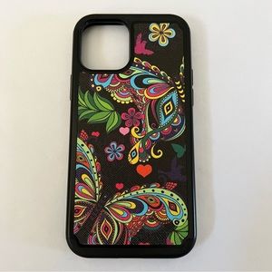 Black design case for Apple IPhone 12/12 Pro.